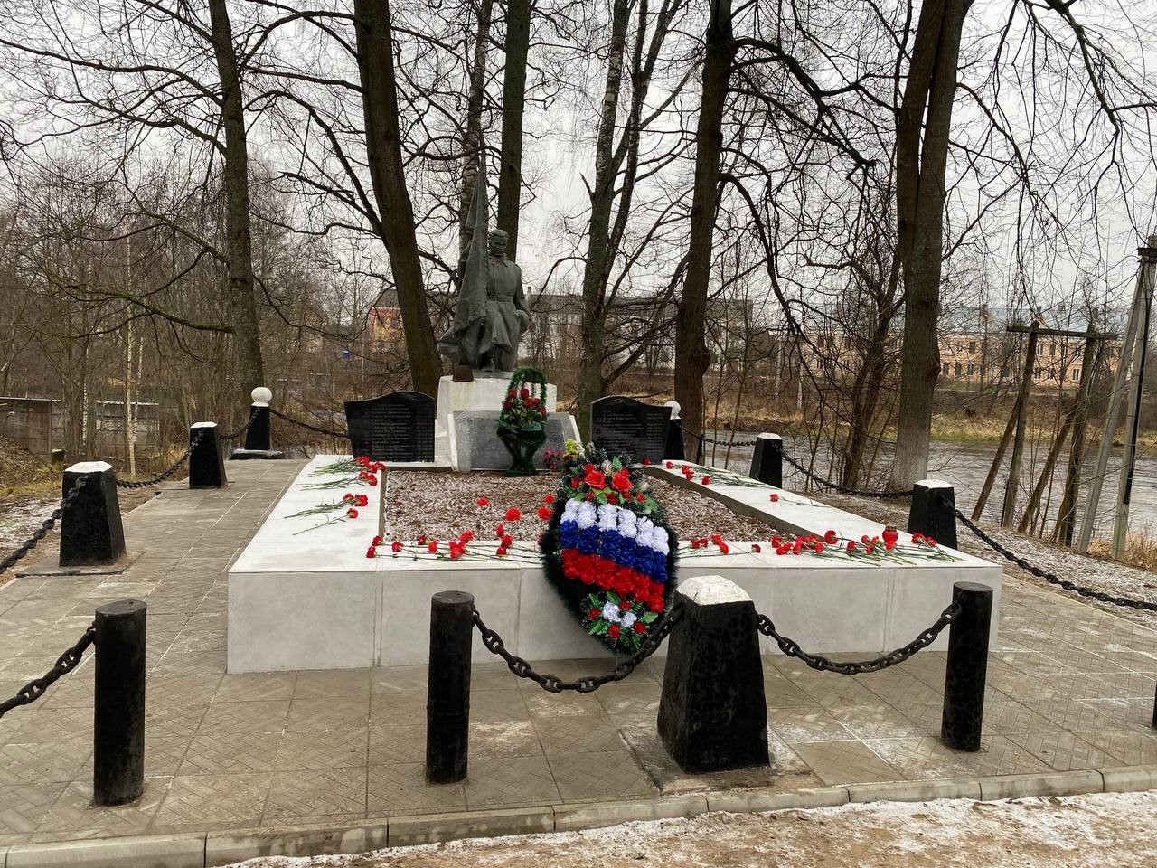 Братская могила